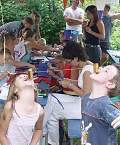 Zomerfeest Schipluiden 2004 - het eerste weekend - Kinderspelen